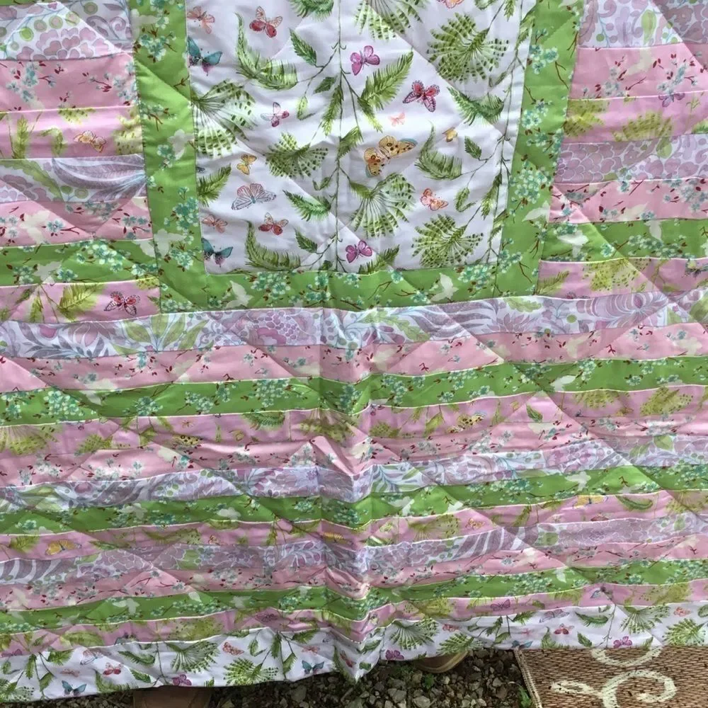 NWT Botanical Beauty Hand Crafted Quilt